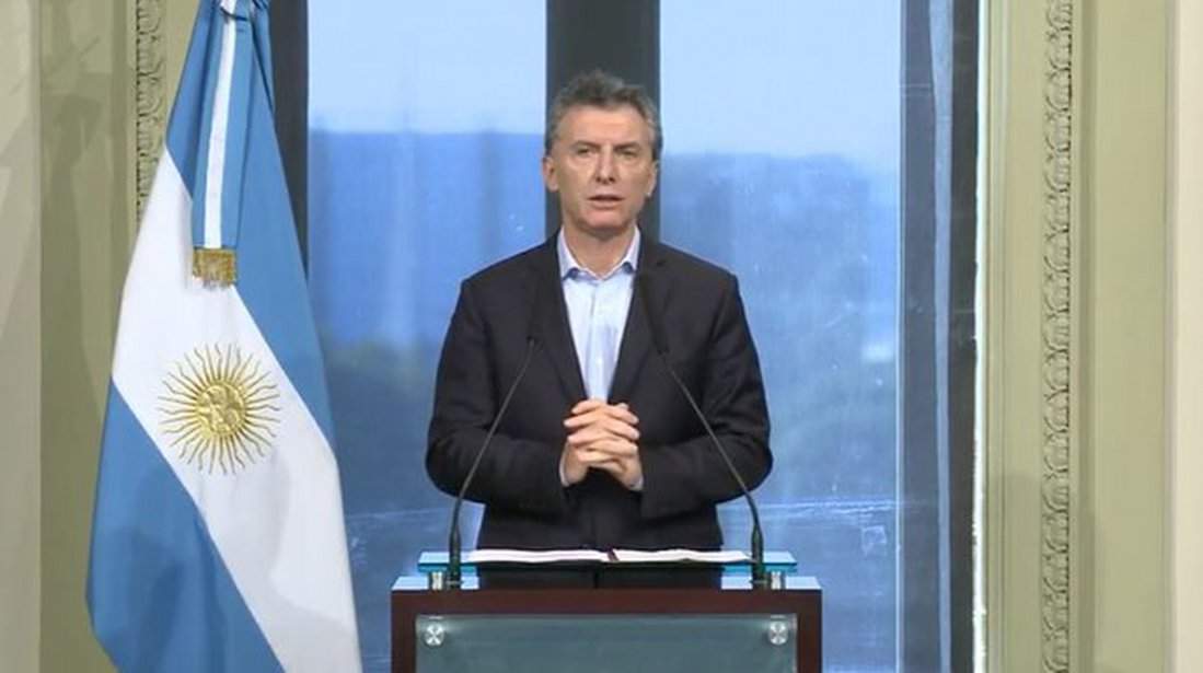 El Presidente Macri prometiendo que no habrá más aumentos a los combustibles