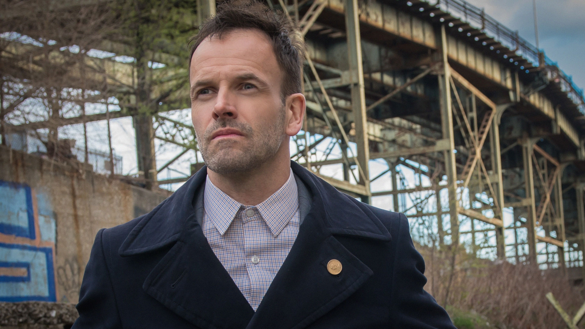 Jonny Lee Miller