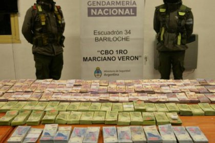 Funcionaria Dinero Desconocido