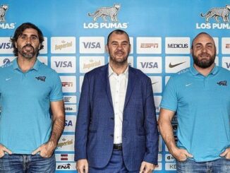 Michael Cheika junto a los nuevos miembros de su staff técnico.