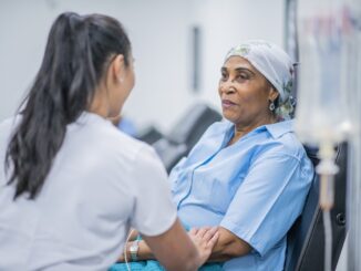 A través de las redes sociales se difundieron informaciones inexactas acerca del cáncer. (Foto: Novant Health)