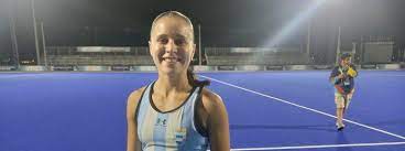 Guadalupe Adorno, jugadora de la selección Argentina de hockey sobre césped, luego del partido contra Paraguay.