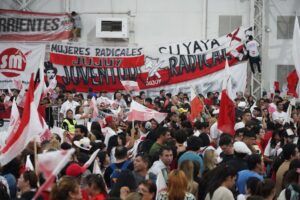 La militancia dal radicalismo puso color en el acto por la democracia.