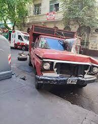 colectivo-chocó-a-camioneta-detenida-en-doble-fila