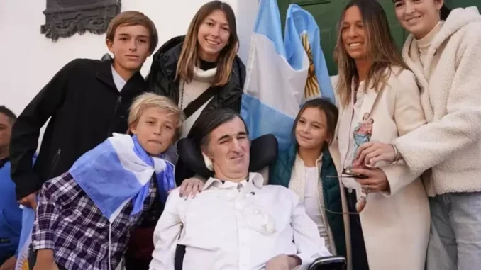 Esteban Bullrich y su familia en el acto (Fotos: Franco Fafasuli/ Infobae)