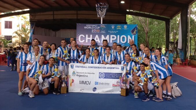 Las Selecciones nacionales tras consagrarse campeonas del Mundial de cestoball.