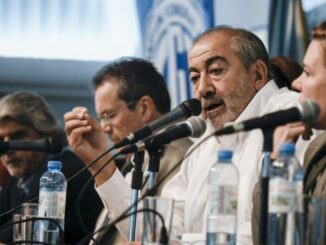 En un acto en conmemoración por el día del trabajador, donde hubo grandes ausencias, la CGT se reunió en el estadio de Defensores de Belgrano y apuntó duramente contra la oposición.