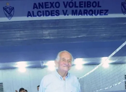 Alcides Marquez en la inauguracion del anexo al Gimnasio que lleva su nombre