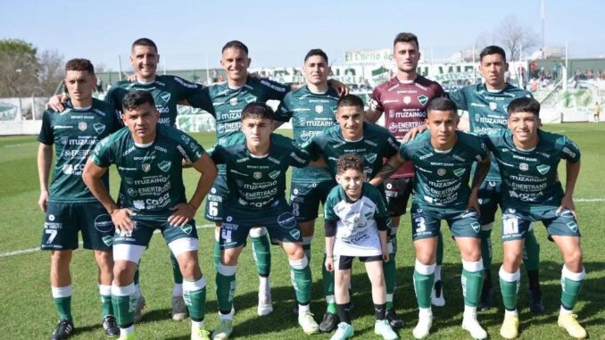 El equipo de Ituzaingó previo a un encuentro.