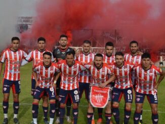 El equipo de Talleres de Remedios de Escalada previo a un partido.