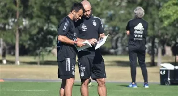 Lucas Pagano junto a Mascherano (Sub-20)