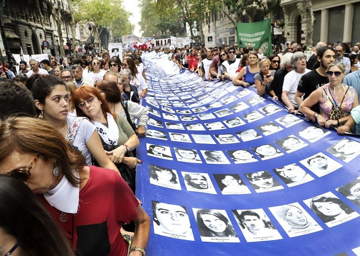 Multitudinaria marcha por el Día Nacional de la Memoria por la Verdad y ...