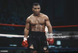 Mike Tyson regresa al cuadrilátero: la leyenda del boxeo vuelve a pelear