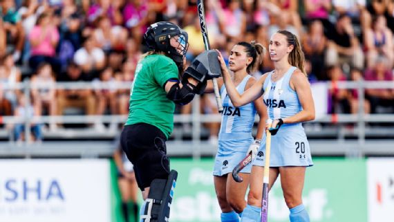 Cristina Cosentino, Agustina Gorzelany y Sofía Cairó, tres de las seleccionadas para la gira en Valencia, España. (imagen: ESPN)