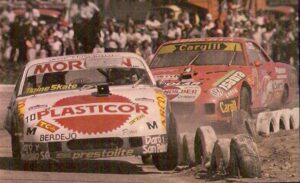 Roberto Mouras y Oscar Castellano, durante la Vuelta de Necochea 1988