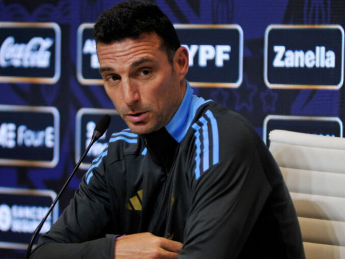 (Scaloni en conferencia de la AFA)