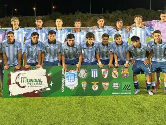 El plantel de Racing que disputo el Mudial de Clubes juvenil