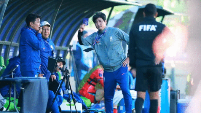 Lee Chang-Won utilizo por primera vez la tarjeta verde en el Mundial Sub 20 de Chile 2025 Lee Chang-Won utilizo por primera vez la tarjeta verde en el Mundial Sub 20 de Chile 2025