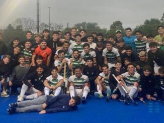 El plantel de Santa Bárbara luego de su ascenso
